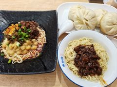 -李与白包子铺(桐梓林店)