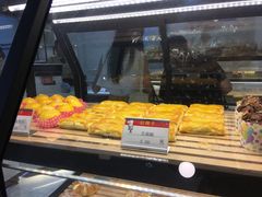 面包甜点陈列柜-红房子西菜馆(淮海中路店)