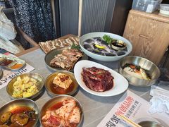 -草家酱蟹炭火烤肉店(珲春南路一店)