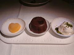 巧克力熔岩蛋糕-弗兰克牛排西餐厅Ribone steak house(柠檬花园店)