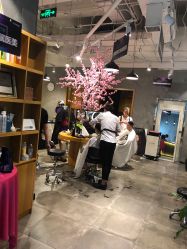 -时尚殿堂明星门店