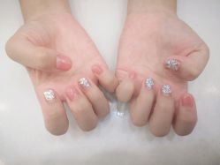 -首珥假日美睫美甲