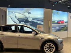 -TESLA 特斯拉(上海太古汇体验店)
