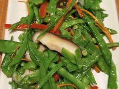 五彩花菇荷兰豆-云海肴·汽锅鸡·云南菜(广安门天虹店)
