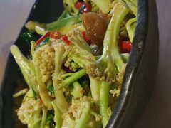 -关东小磨东北菜(上海长风大悦城店)