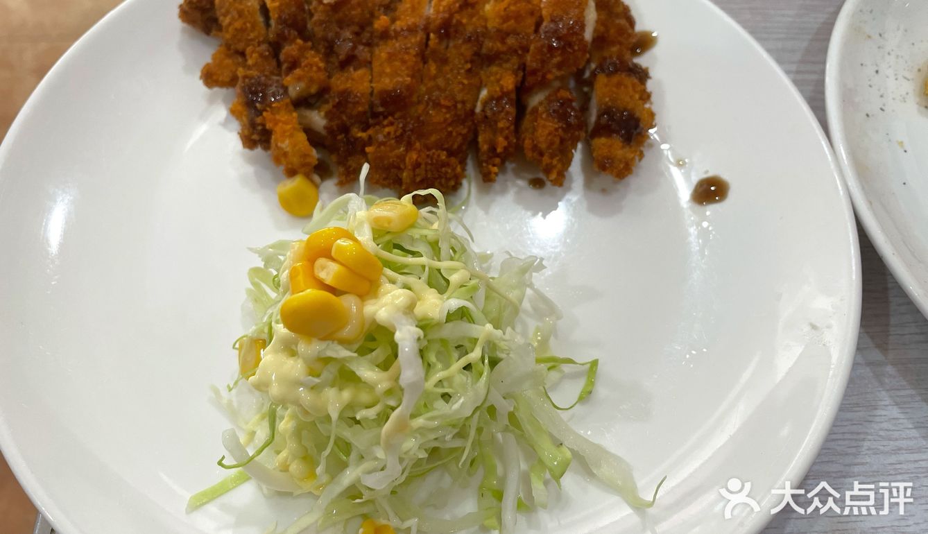 「美雪食堂」在很喜欢的桥南老饭店旁边，看小红书上很多