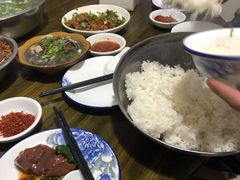 米饭-小杨翘脚牛肉