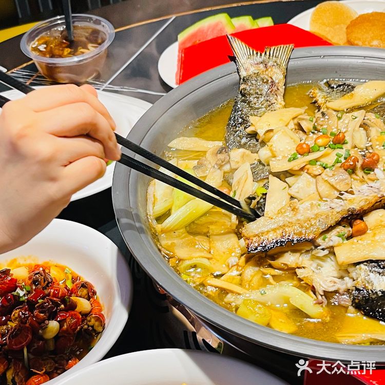 这家川菜馆的烤鱼都是活鱼现杀‼️