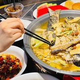 这家川菜馆的烤鱼都是活鱼现杀‼️