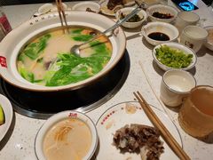 -三人行骨头王火锅(长寿店)