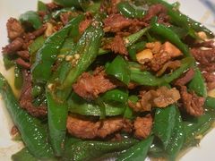 辣椒炒宁乡花猪肉-佬麻雀·剁椒鱼头(京基KK One店)