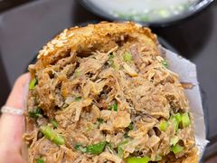 烧饼夹坛子肉-万红路羊汤烧饼店(将台路店)