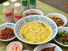 -李与白包子铺(桐梓林店)