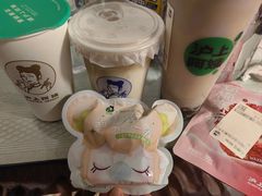 -沪上阿姨·精选茶饮(十一经路店)