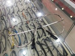 -朱师傅眼镜·蔡司·依视路·尼康(市先进店)