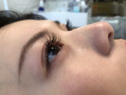 -初心纹眉洗眉·美睫专业店