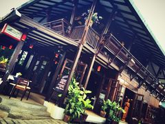 -Dash Teak House
