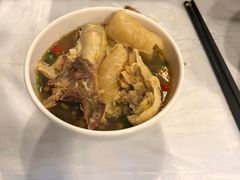 -鲜入围煮花胶鸡海鲜火锅