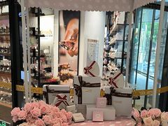 -Laderach 莱德拉(上海环贸iapm店)