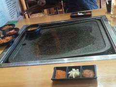 -小黑猪石板烤肉(皇冠花园店)