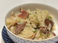 乳鸽腊肉煲仔饭-炳胜私厨(中达旗舰店)