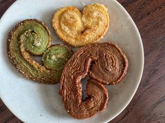 小蝴蝶酥-上海哈尔滨食品厂(淮海中路店)