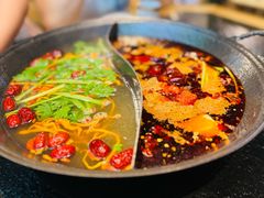 -鹿鸣山草本茶香火锅(园西路店)