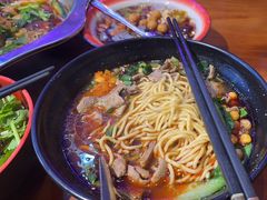 -爆炸头阿姨小四川正宗川味小吃(无任何分店)