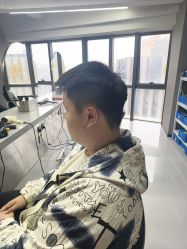 点击看大图 -宫铭烫发染发接发店