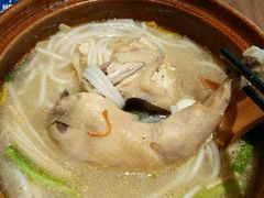 -刀小蛮半只鸡过桥米线(家乐福四元桥店)