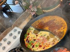 -鹿鸣山草本茶香火锅(园西路店)