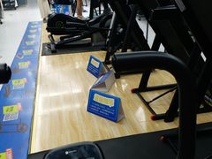 -迪卡侬(高新万达店)