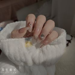 -莉娜美睫·穿戴甲