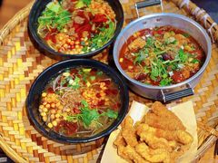 -爆炸头阿姨小四川正宗川味小吃(无任何分店)