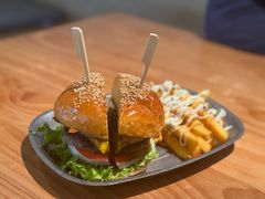 -三勾JJJ Burger&Coffee(梅溪湖店)