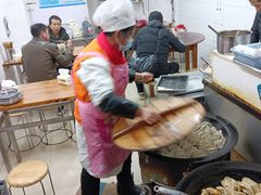 -黄阿姨锅贴大王(万航渡路店)