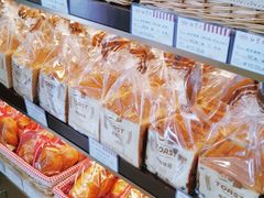 -红宝石·鲜奶小方·海派西点房(南翔店)