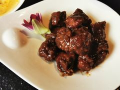 话梅小排骨-河畔春天时尚餐厅