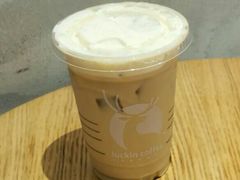 海盐芝士鸳鸯拿铁-瑞幸咖啡(深圳宝安机场国内到达厅店)