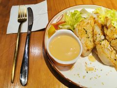 香煎龙利鱼沙拉-POKEE VIA&Brunch·维娅(重庆来福士店)