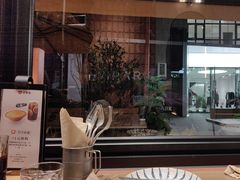 -必胜客(上海华谊新所店)