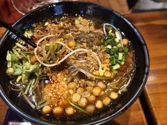-爆炸头阿姨小四川正宗川味小吃(无任何分店)