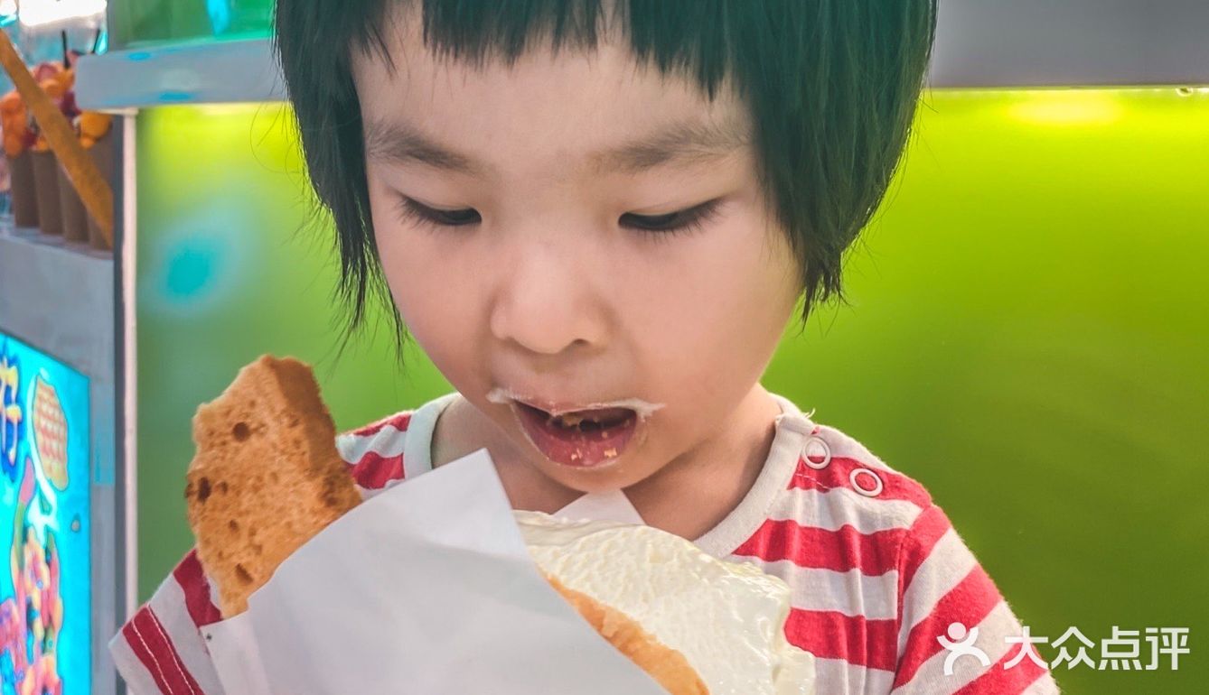  广州夏日｜世界第二好吃的现烤冰淇淋菠萝包