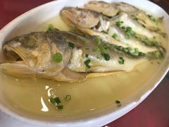 清蒸臭黄鱼-八张桌子(老店)