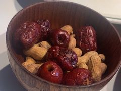 -纳鲁孜·新疆特色餐厅(上海悦荟广场店)