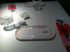 餐具摆设-鱼酷活鱼烤鱼(北美店)