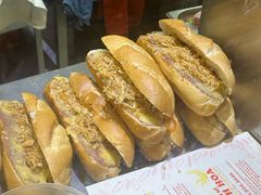 -Bánh Mì Huynh Hoa