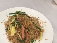 -名创优品(机场路百信广场店)