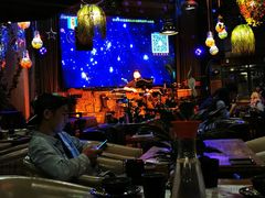 -胡桃里乐队酒馆(鎏嘉码头店)