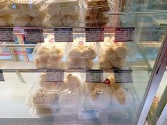 -白玉兰食品甜凤店(合生汇店)